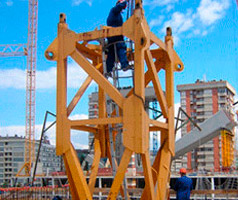 Gruisa servicio de montaje y desmontaje de grúas en el polígono de Riaño