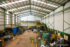 Emin taller de construcción y reparación de maquinaria industrial Polígono Aviés