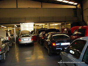 Interior del taller Tecnodiesel Asturias