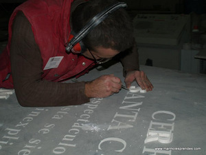 Grabación de letras en marmol, Marmoles Prendes