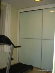 Fabricación e Instalación de puertas correderas, Aluminios Gomeca