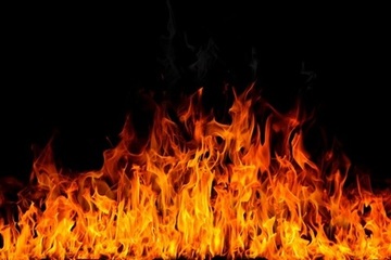 INCENDIO EN UNA NAVE DEL POLÍGONO PRESTÍN