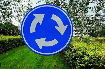 EN FUNCIONAMIENTO LA GLORIETA DEL POLÍGONO FABRICA DE MIERES